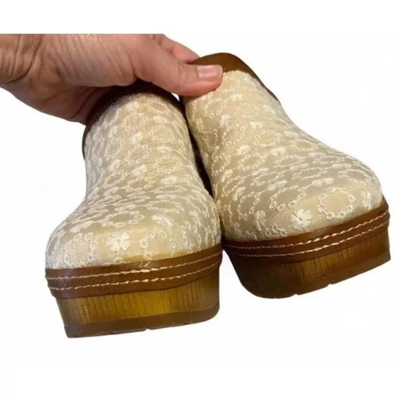 Embroidered Floral Boho Cream & Brown Platform Clog - Picture 4 of 8